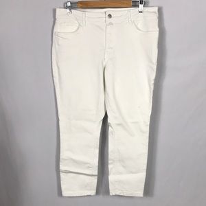Ashley Mason white jeans size 15, 34 waist, 25 length, rise 10 inches